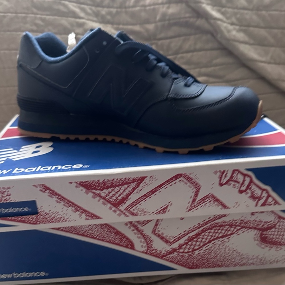 New Balance Men’s Navy and Gum Runner Sneakers